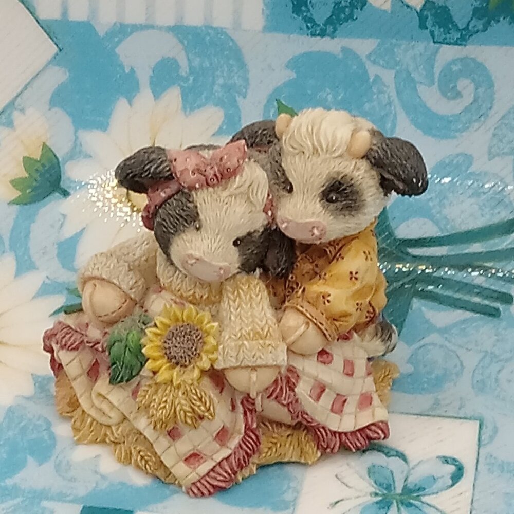 Marys Moo Moos HAY LETS CUDDLE Love Sunflower Fig 1995 Retired B&W Cows Enesco